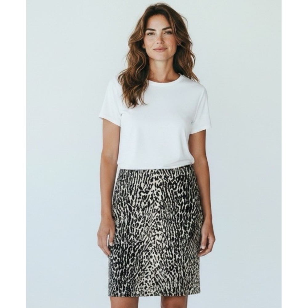 Talbots Women's 12 Pencil Skirt Black Creme Animal Print EUC 23.5" Office